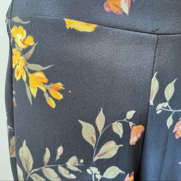 Sensational Collection Black Floral Print Bell Bottom Pants Size S - Picture 4 of 7